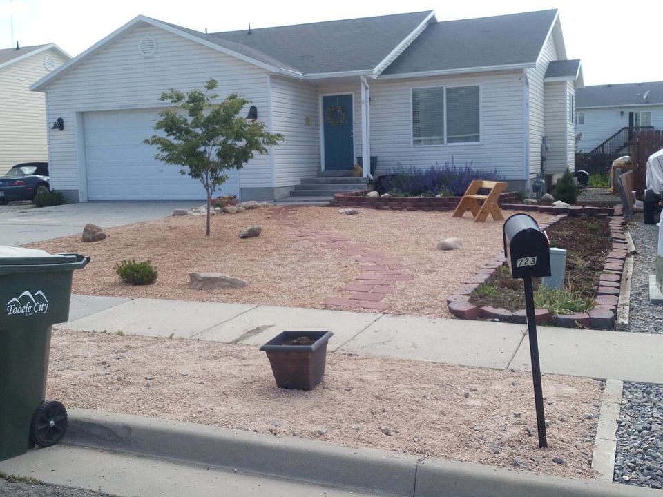 xeriscaped lawn