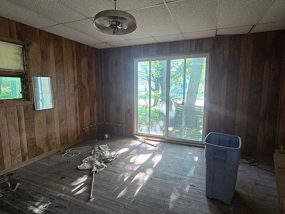 4th image of 2656 Norwood Ave