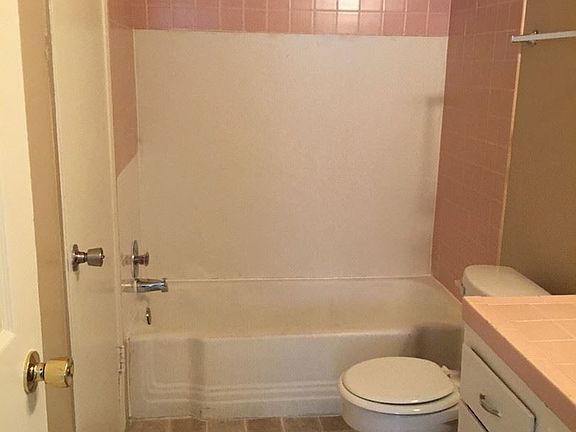 4th image of 1808 Fairfield Ave APT 7
