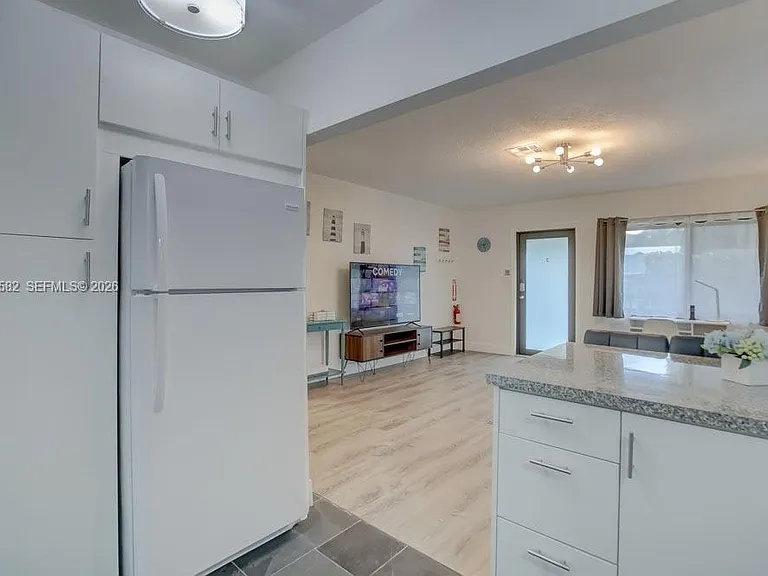 1700 SW 20th St #1 — Photo 11