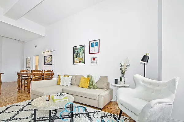 Rented by City Connections Realty | media 3