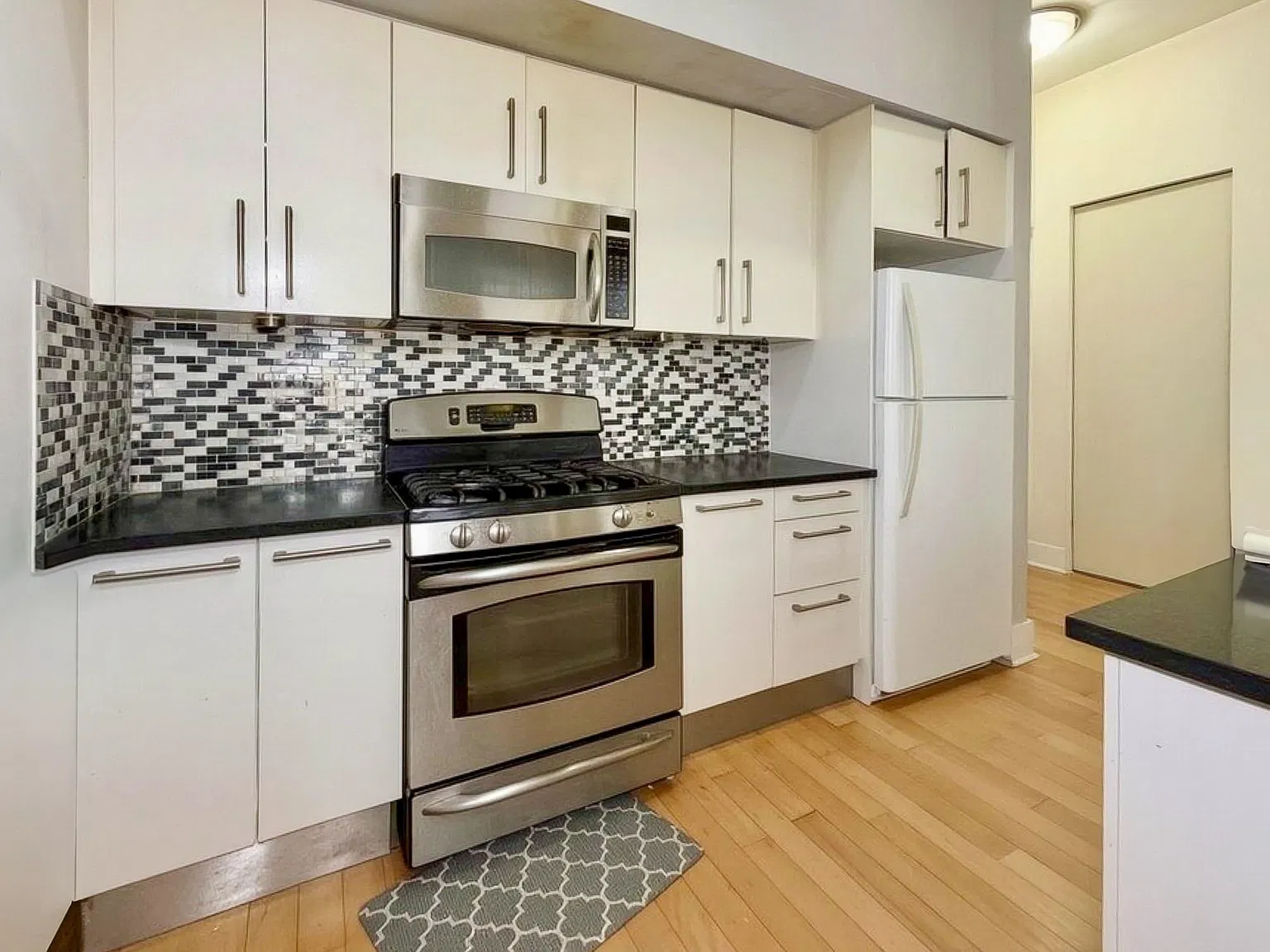 Apartment, JC Bergen-Lafayett, NJ, 07302 — Photo 4