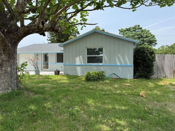8399 78th Ave N, Seminole, FL 33777