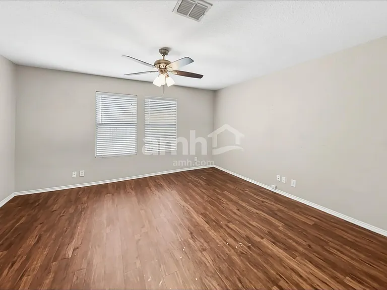 8438 Silver Brush — Photo 12