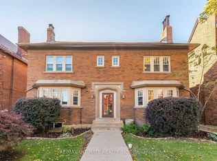 470 Oriole Pkwy W #1, Toronto, ON M5P 2H8