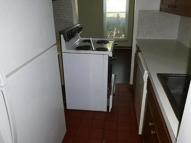 3303 Riverside Dr #7 — Photo 2