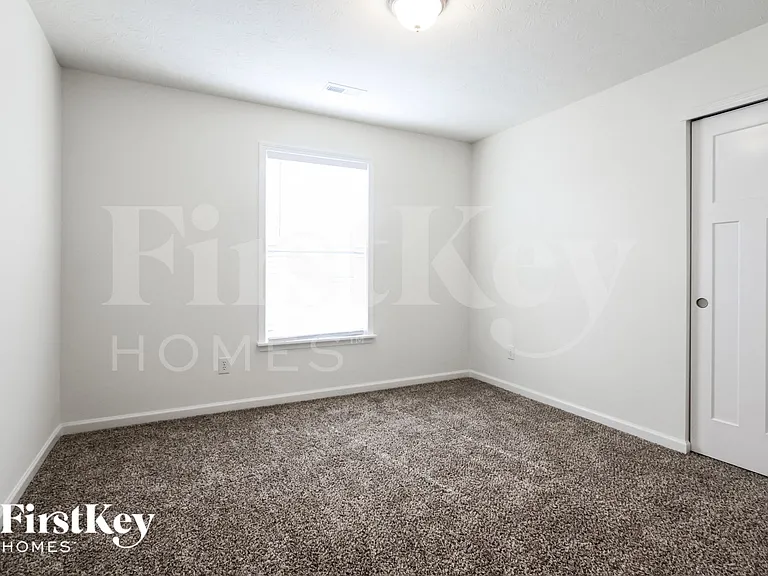 7240 Lockford Walk N — Photo 13