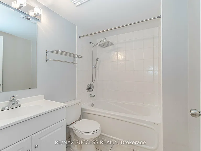 11 Michael Power Pl #Penthouse 14 — Photo 14