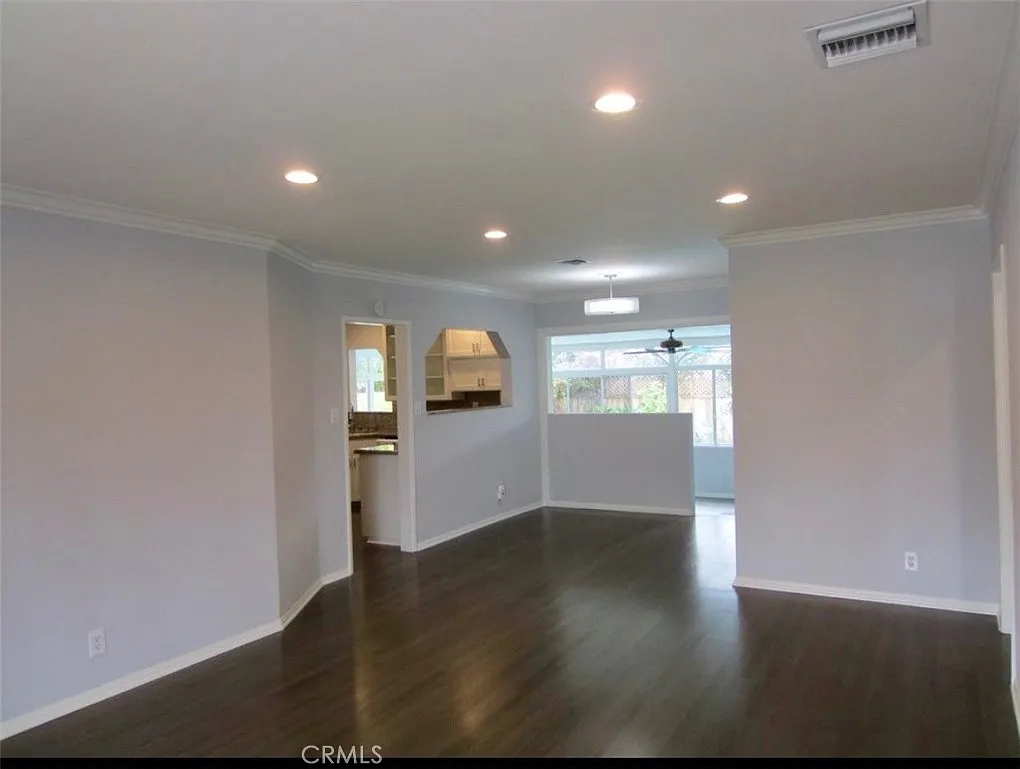 3 bed, 1657 sqft, $5,300 — Photo 3
