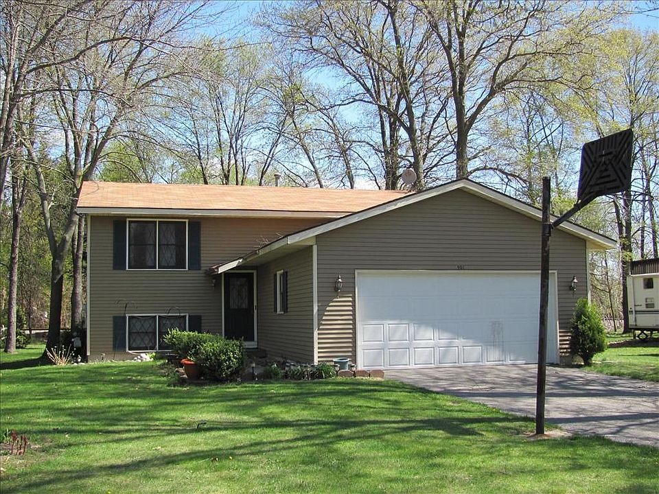 1st image of 901 Woodside Dr