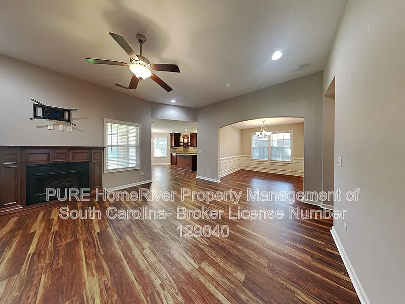 3 bed, 2.0 bath, 1620 sqft, $1,700 — Photo 3