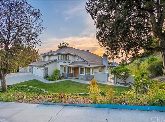3rd image of 3013 Cordova Ct