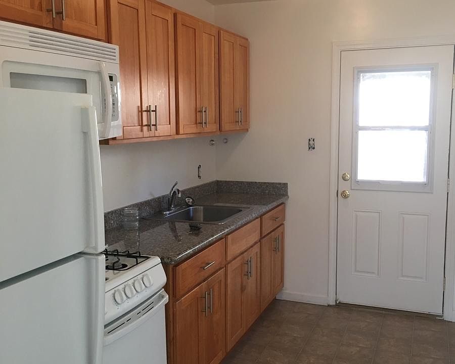 1st image of 1694 Grand Ave