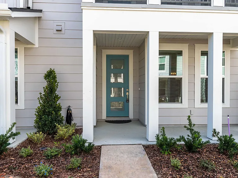 36 Banfield Ln — Photo 2