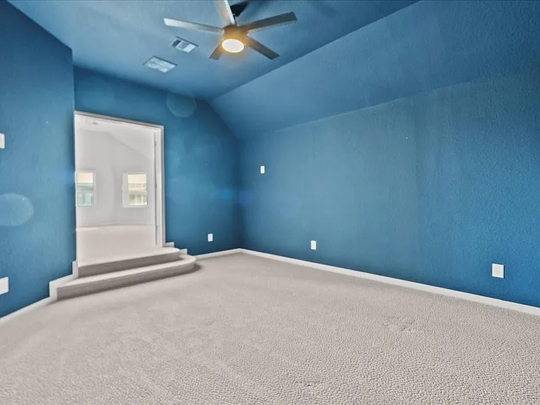 13814 Russell Ct — Photo 32