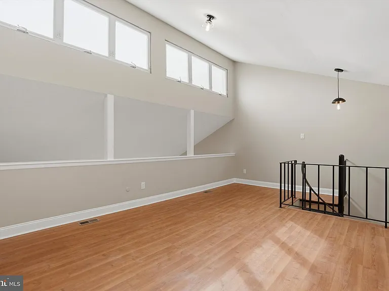 7750 Rockwell Ave — Photo 23
