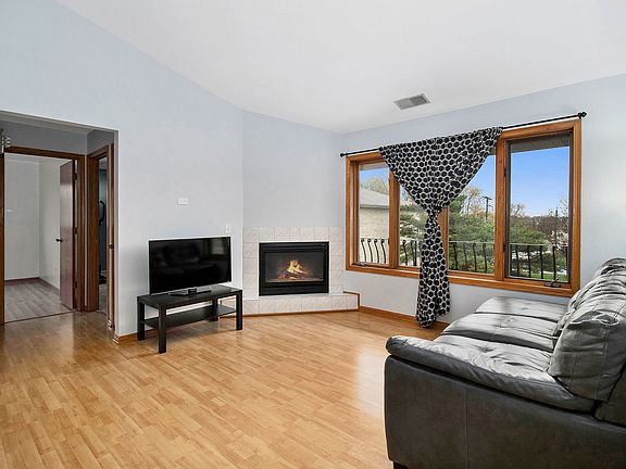 5th image of 6650 183rd St APT 3B