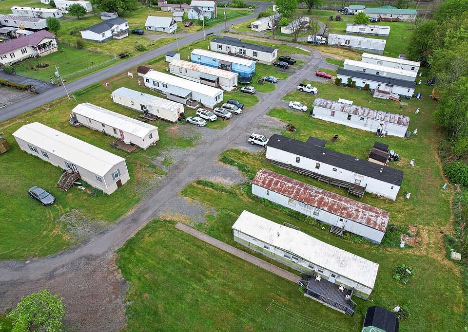1st image of Meadow Cir