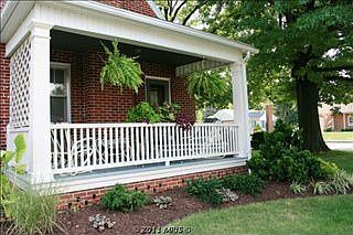 2nd image of 140 Oak Ln