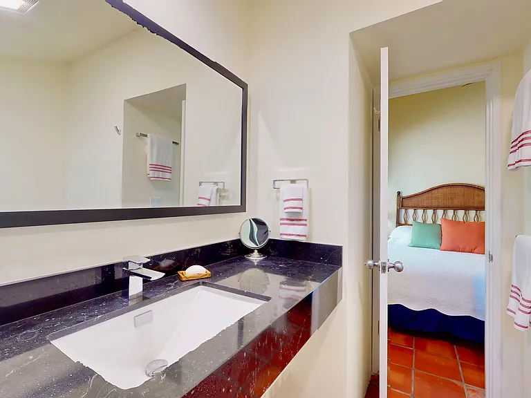 Queen Bedroom Bathroom