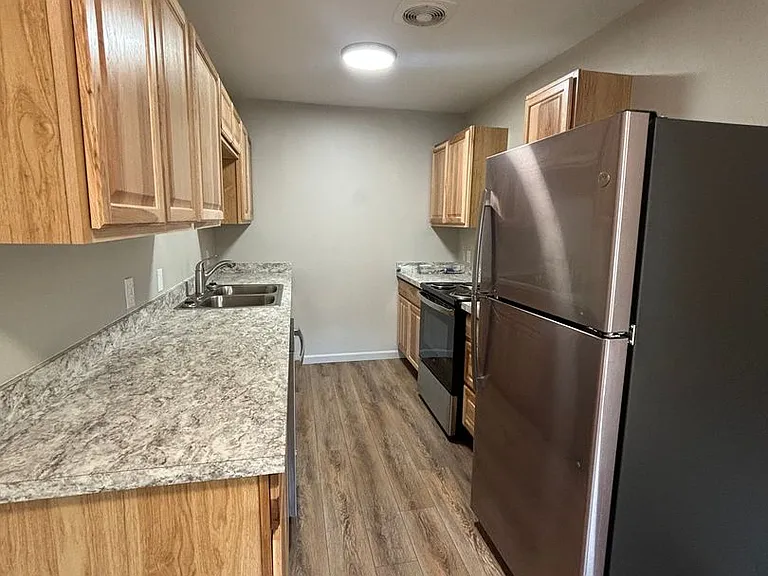 1404 Toole Ave — Photo 14