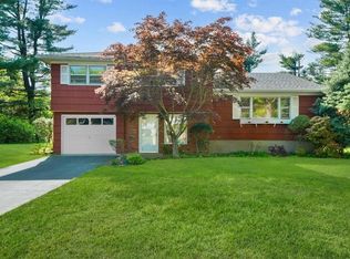 3 Anchor Rd, Spring Valley, NY 10977