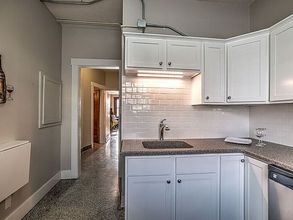 2nd image of 2556 Marcy St APT 24