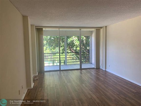 2nd image of 104 Royal Park Dr APT 3E