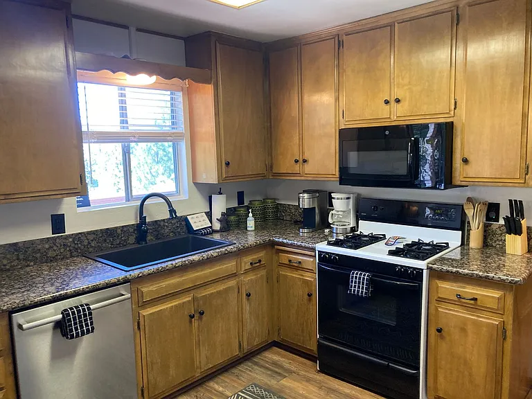 676 Grass Valley Rd — Photo 18