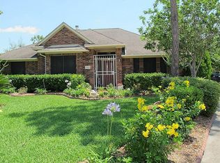 7802 Wolfield Ln, Houston, TX 77071