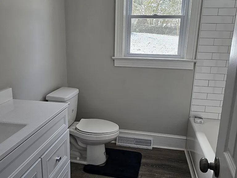 548 Greenway Dr — Photo 13