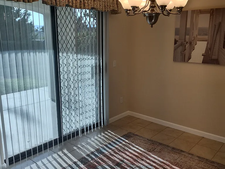 1061 Mountain View Dr — Photo 9