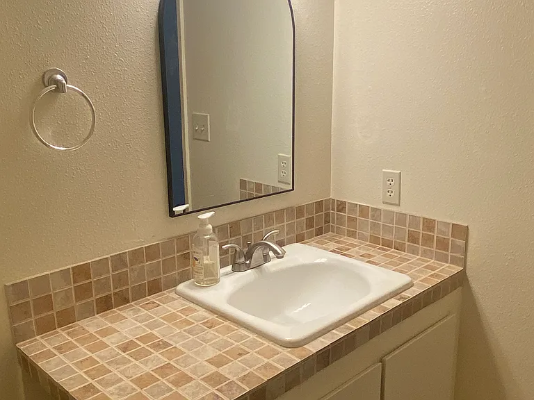 2237 Cherry Ln #102 — Photo 7