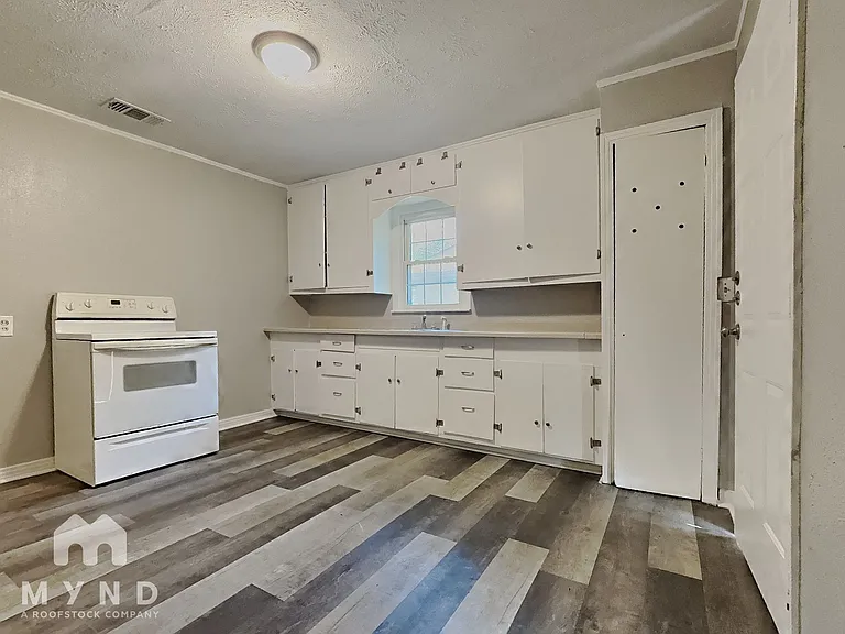 404 N Kenwood Rd — Photo 7