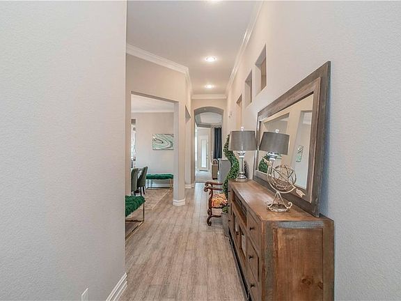 3rd image of 7909 Shadow Wood Dr