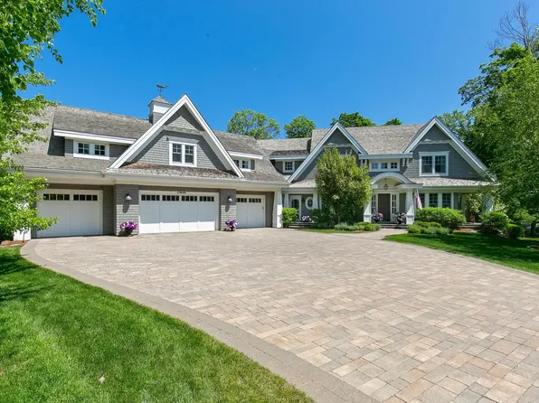 27600 Virginia Cv, Shorewood, MN 55331