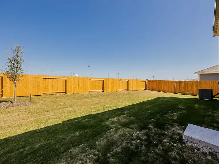 1417 Woodwinds Dr — Photo 16