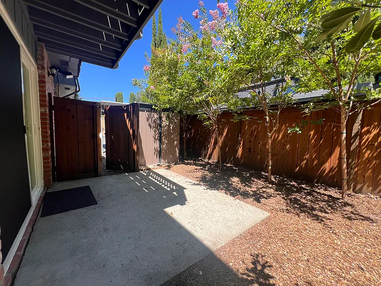 2708 Jones Rd #1 — Photo 13