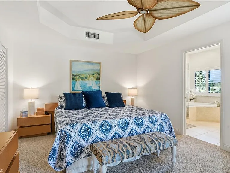 7048 Pelican Bay Blvd #C-302 — Photo 17
