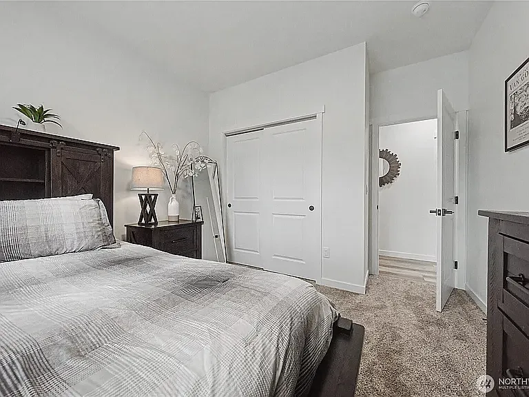 6697 Club House Dr SE — Photo 16