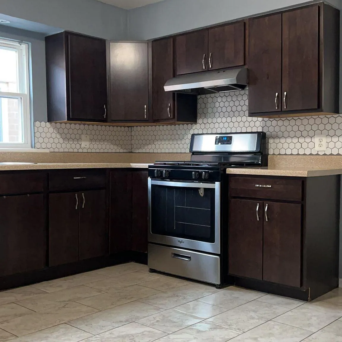 2 bed, 900 sqft, $1,900 — Photo 3
