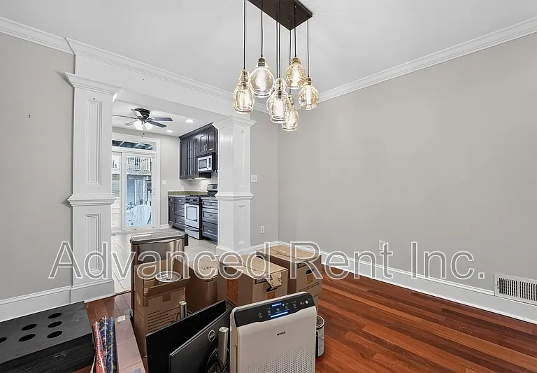 528 S Curley St — Photo 9