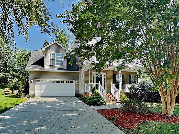 1st image of 108 Johnsbury Dr