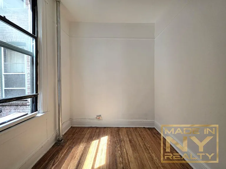 86-04 96th St #H9 — Photo 6