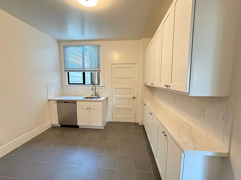 236-258 Hugo St #175R — Photo 5