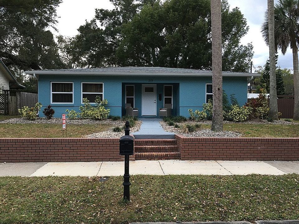 1st image of 219 W 17th St