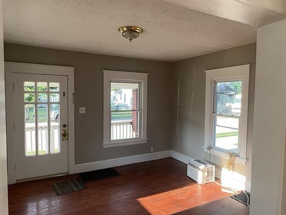 4th image of 2117 Grand Ave