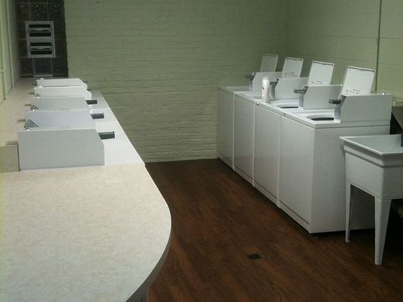 5th image of 5423 N Winthrop Ave APT 507