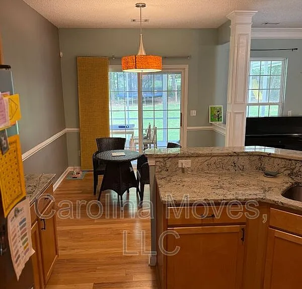 510 Grafton Ct — Photo 6