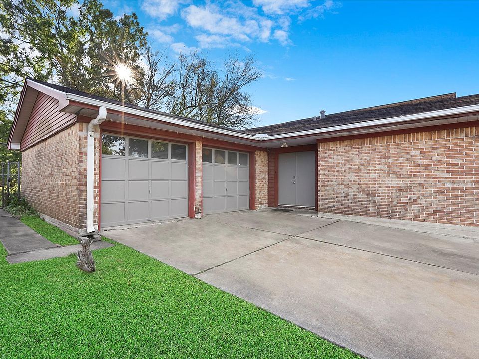 1st image of 7926 Royalwood Dr